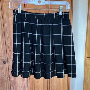 Hot Topic - Black and White Pleated Skirt - Size S